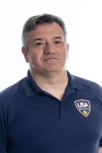 Dejan Udovičić je jedan od najuspešnijih i najuticajnijih srpskih vaterpolo trenera, poznat po izuzetnoj karijeri kako u Srbiji, tako i na međunarodnoj sceni.