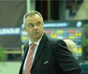 Dejan Perišić je jedan od najvažnijih srpskih funkcionera u međunarodnom vaterpolu, sa bogatom karijerom u administraciji, organizaciji i razvoju sporta na evropskom nivou.